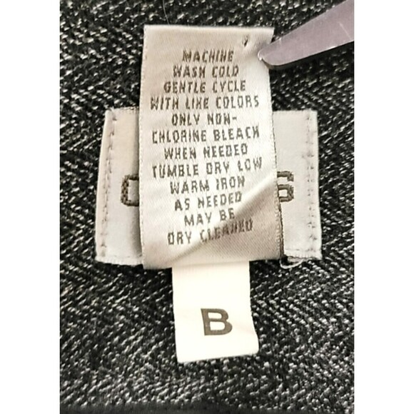 Chico's Tweed Bermuda Career Capris - Size 1 or 8 - Picture 10 of 11